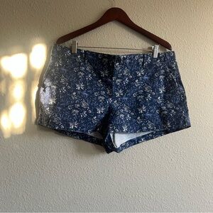 Blue floral gap shorts